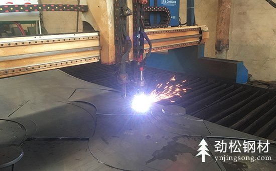 等離子數(shù)控切割鋼板方法