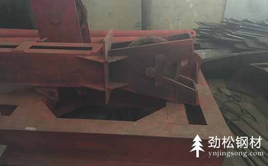 鋼護(hù)筒打樁機(jī)