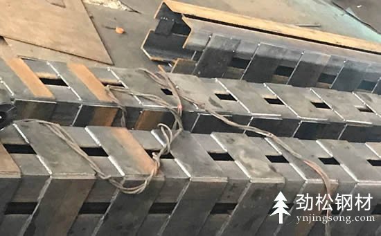 格構柱加工與安裝